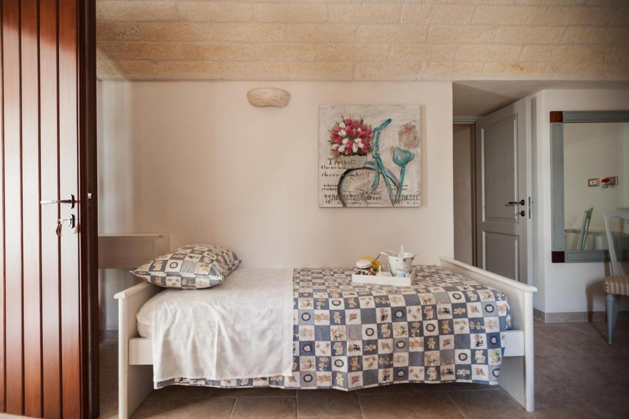 לינה וארוחת בוקר פאסאנו I Trulli Del Tupparello מראה חיצוני תמונה